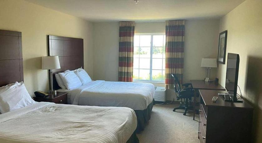 AmericInn by Wyndham Oshkosh